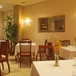 酒店 Abadi